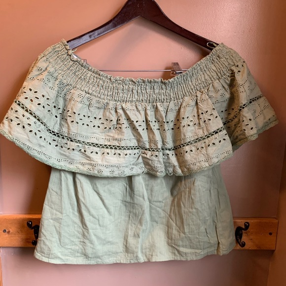 Sophia Vergara Off The Shoulder Top - Picture 1 of 2